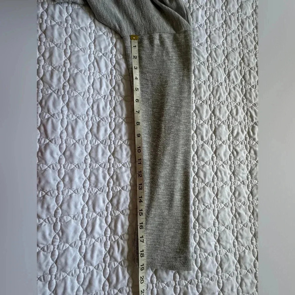 J. Crew Vintage Fleece Women's Gray V Neck Long Sleeve Sweater Top Size Large - Picture 10 of 13